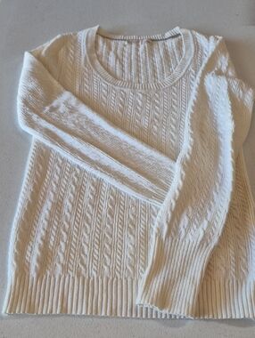 Old Navy Cream Cable Scoop Neck Sweater